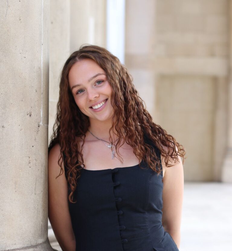 2025/26 ECS Choral Scholar Spotlight: Grace (Soprano)